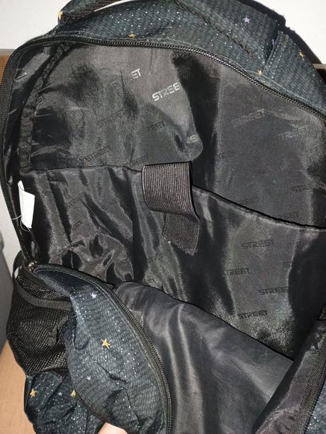 Školská taška s peračníkom, 