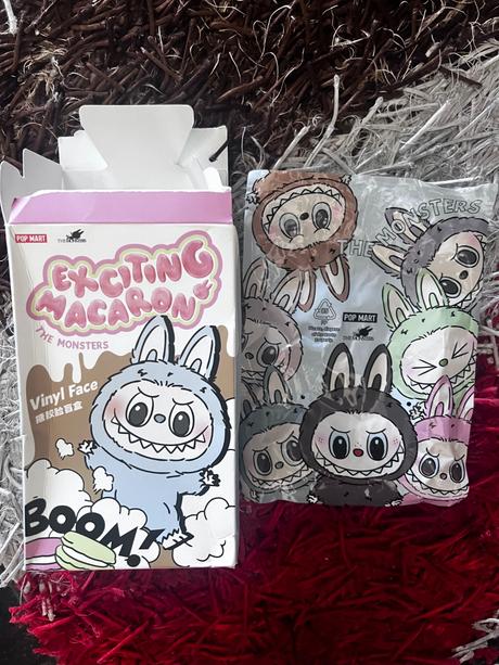 Labubu exciting macaron lychee berry,