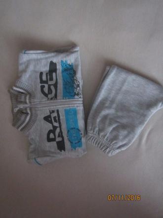 Velmi pekna suprava pre chlapceka 74/80, 74