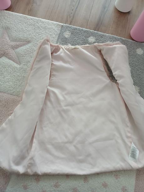 Krásna bledoruzova chlpata vesta, 128