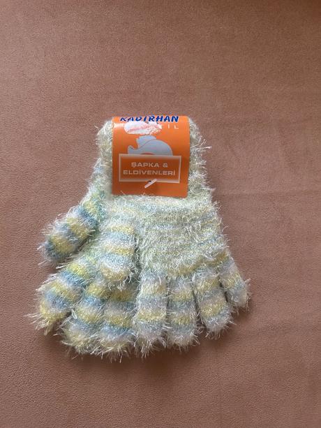 Chlpaté rukavičky, 134