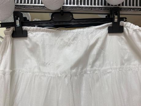 Dámska spodnica pod šaty, 
