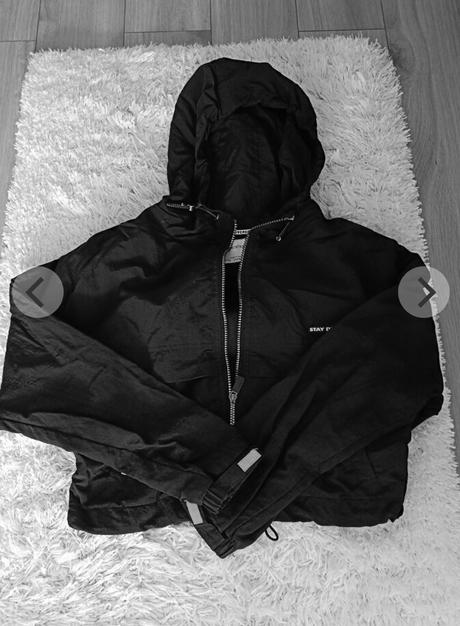 Čierna suštiakova bunda, s