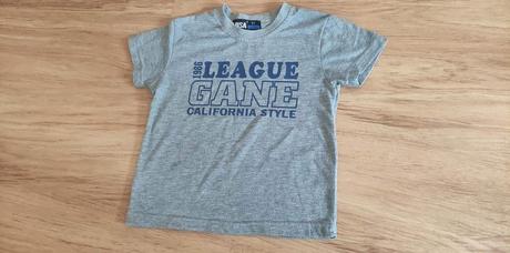 Šedé tričko od, 110