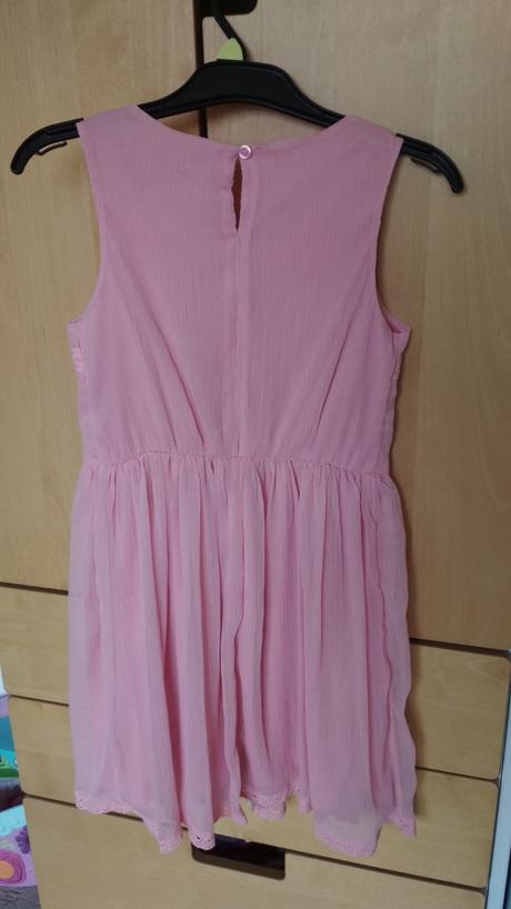 Krásne šaty - nenosené, boli iba oprané, f&f,134