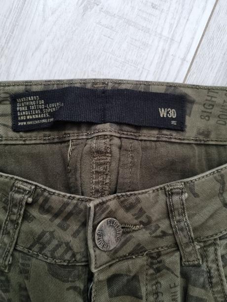 Pánske kapsacove nohavice s výraznou potlačou, 30