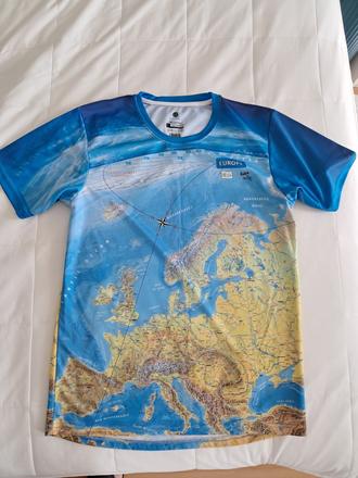 Turisticke funkcne tricko mapa europy, s