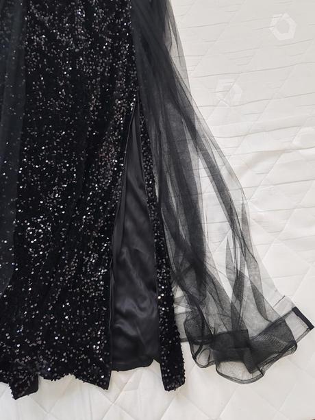 Krásne plesové šaty + opasok_nenosené, m