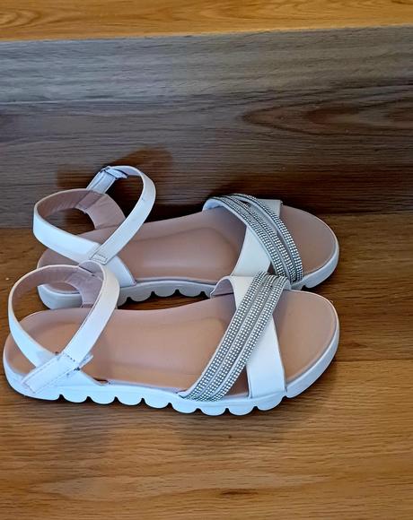 Sandálky, 35
