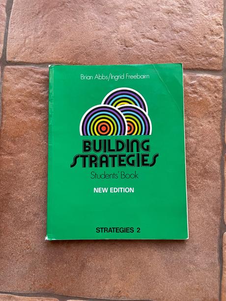 Anglictina building strategies, 