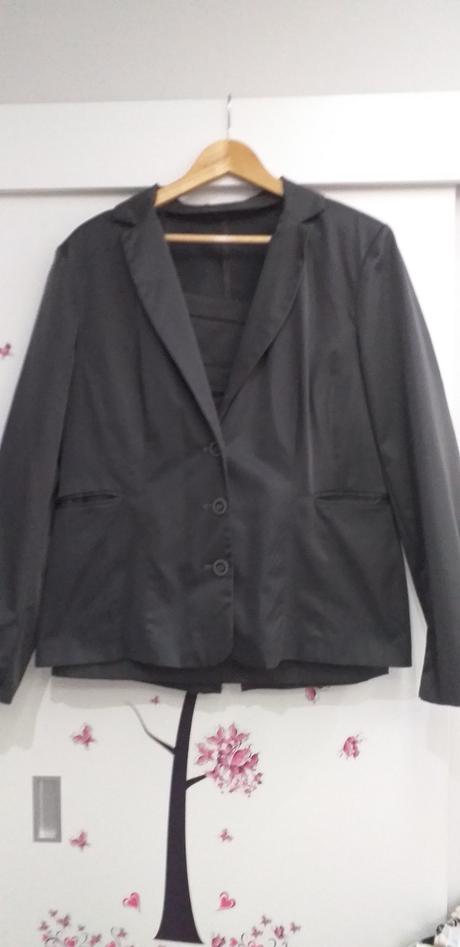 Kostym sukňový, 46