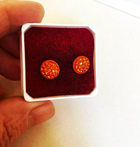 Štrasové napichovačky, 