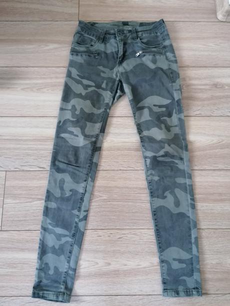 Maskáčové rifle, s