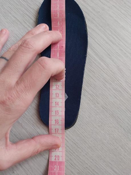 Topánky do vody, 25