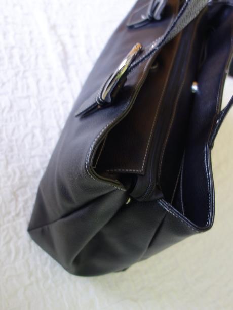 Väčšia čierna kabelka l.credi,