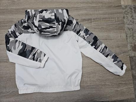 Prechodna vetrovka, 128