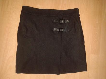 Tepla cierna sukna, 38