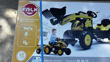 Šliapaci traktor komatsu falk 2076m,