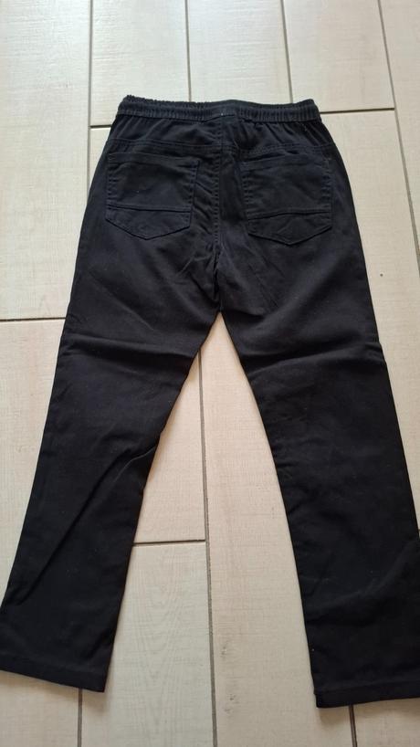 Čierne nohavice, pepco,134