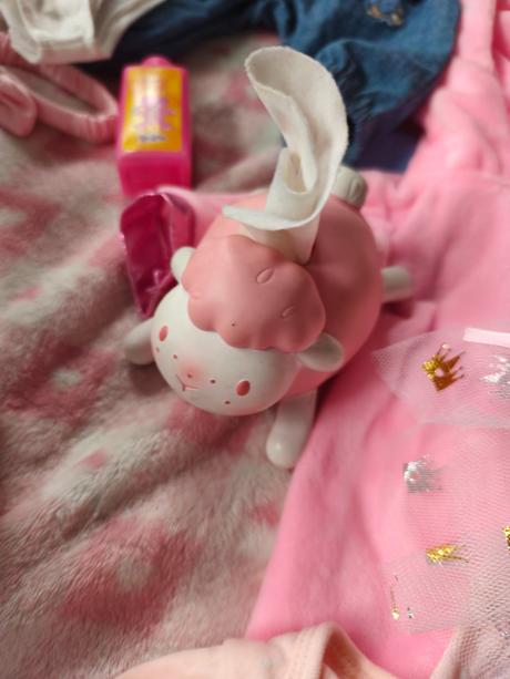 New born llorens s veľkou kopou doplnkov, 