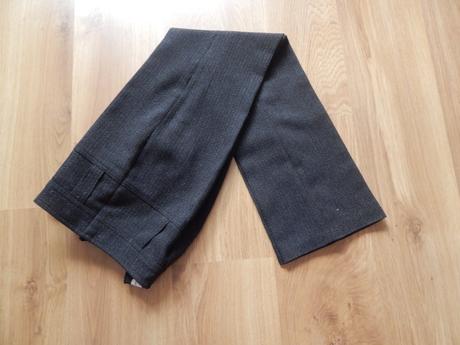 Tmovošedé kvalitné nohavice, 36