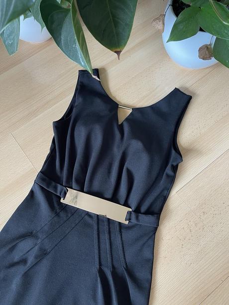 Elegantné čierne šaty, s