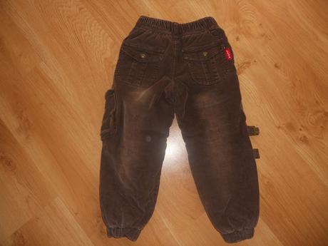 Oteplené menčestráky, 98