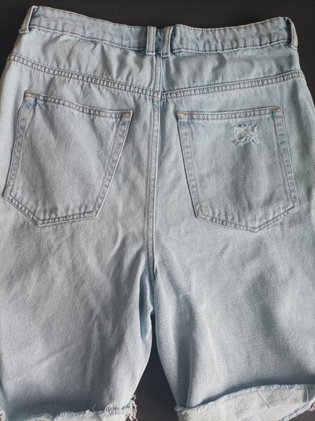 Roztrhané kraťasy veľkosť 31., house,m