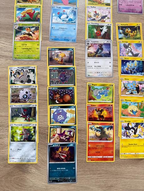 100 ks originál pokémon kariet - 3x ex karta,