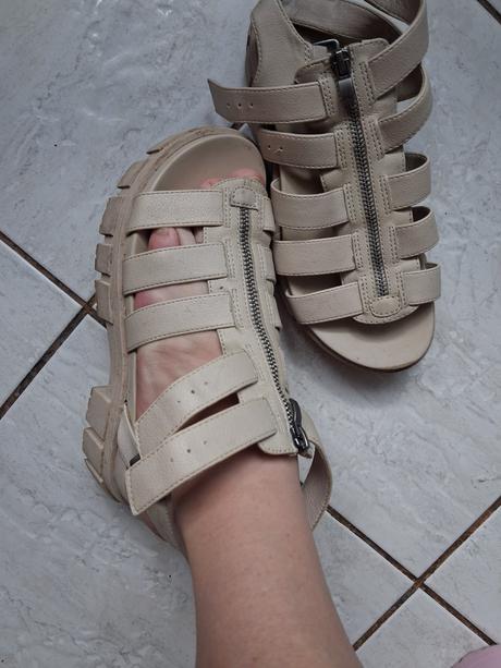 Sandalky, deichmann,37