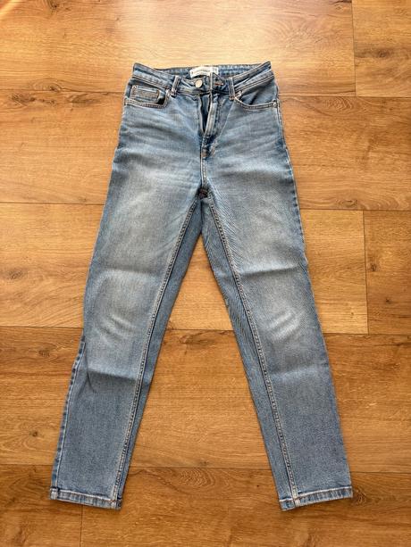 Mom fit džínsy úzkeho strihu, stradivarius,36