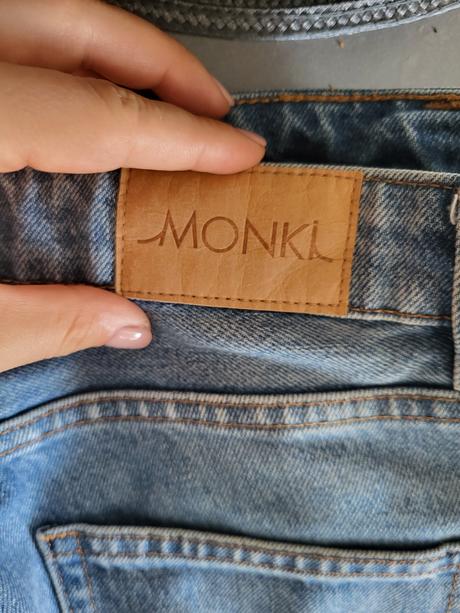 Monki dzinsy, s