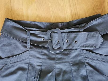 Tmavošeda saténová sukňa, h&m,42