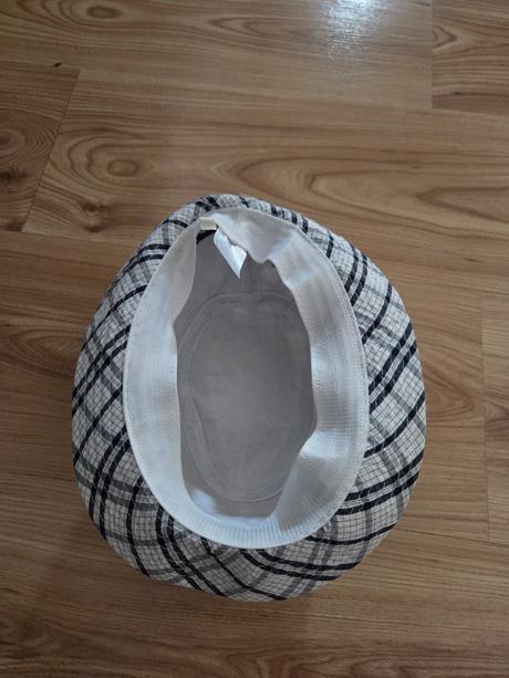 Klobúčik, 54
