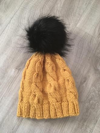 2x zimné čiapky, 74