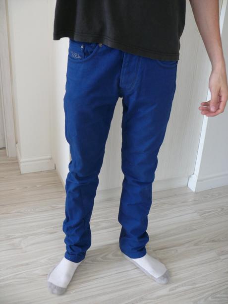 1x oblečené pánske rifle, 34