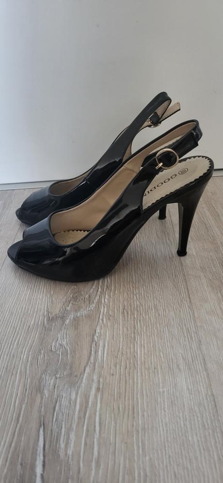 Čierne sandálky, 38