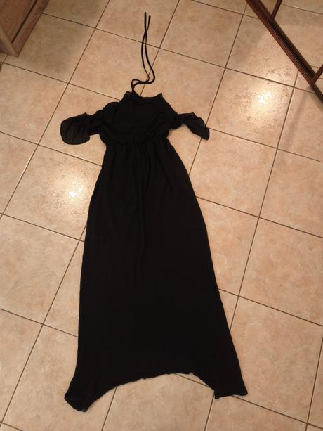 Šaty čierne dlhé s volánmi, s