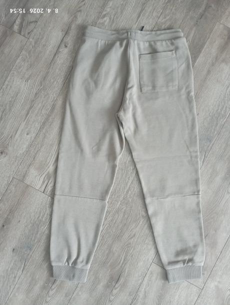 Tepláky pre plnšieho chalana (už s poštou), f&f,158