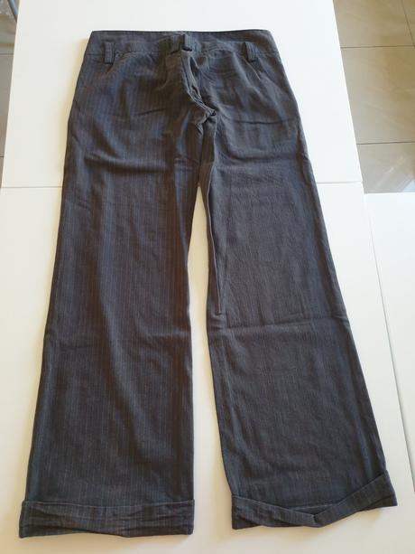 Čierne páskované nohavice, 34