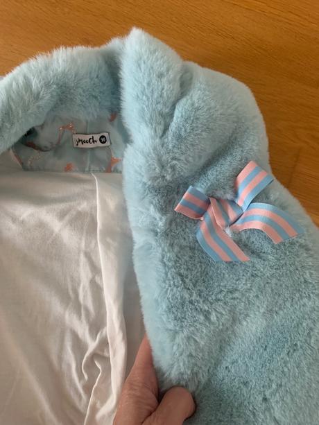 Makkucka kozusinkova vesta, 98