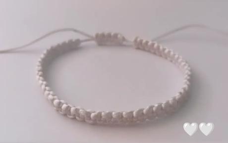 Ručné pletené náramky, 