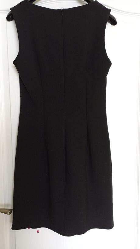 Krátke čierne šaty veľ.38, 38