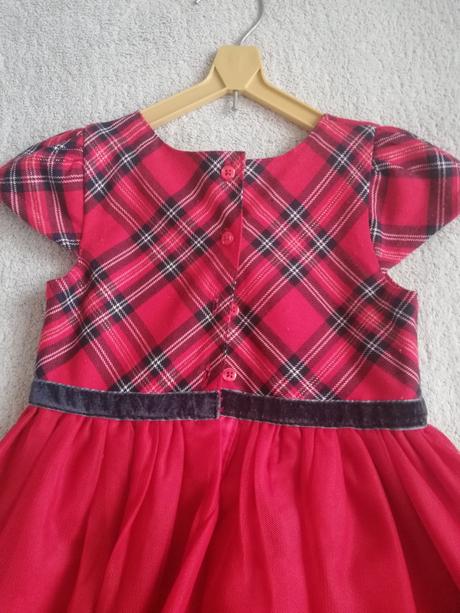 Červené šaty, vianočné, 104