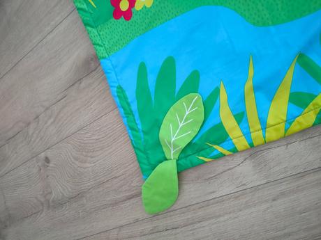 Hracia podlozka deka s prvkami, 