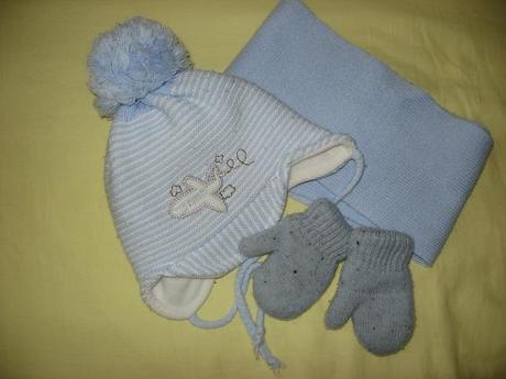 Set / komplet ciapka, sal, rukavice v. 68, 74, 68