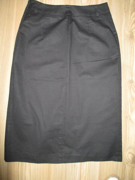 Velmi kvalitna cierna sukna zn. caroll, velk. xs-s, s