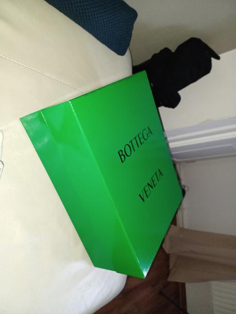 Bottega veneta krabica,
