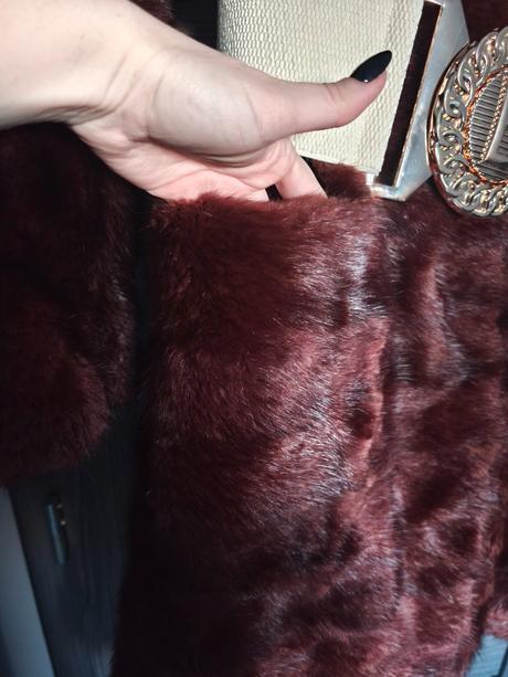 Pravy norkovy kozuch, l