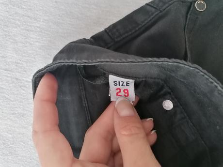 Cierna extramini, 30